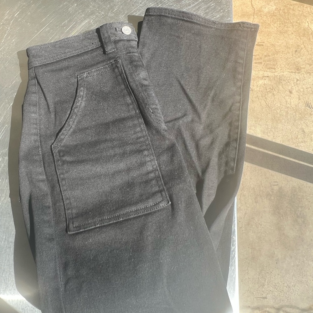 Women's Black Cropped Jeans
